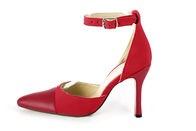 French elegance and refinement for these cardinal red dress open side shoes, with a strap around the ankle, 
                available in many subtle leather and colour combinations. Its high vamp and high bracelet will give you good support.
The flange will be adapted to the size of your ankle.
To personalize or not, according to your inspiration and your needs.  
                Matching clutches for parties, ceremonies and weddings.   
                You can customize these shoes to perfectly match your tastes or needs, and have a unique model.  
                Choice of leathers, colours, knots and heels. 
                Wide range of materials and shades carefully chosen.  
                Rich collection of flat, low, mid and high heels.  
                Small and large shoe sizes - Florence KOOIJMAN